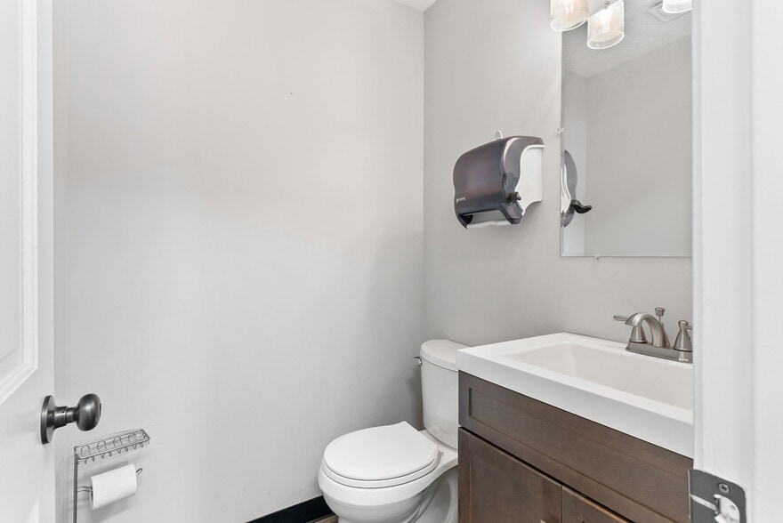 More Photos Of 6200 Fort Ave, Lynchburg Medical For Sale