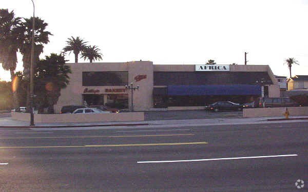 More Photos Of 1001 N Vermont Ave, Los Angeles Storefront For Sale