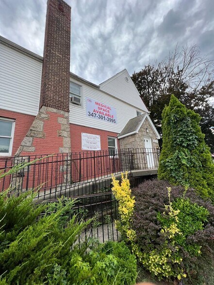 Primary Photo Of 189-04 Union Tpke, Fresh Meadows Medical For Lease