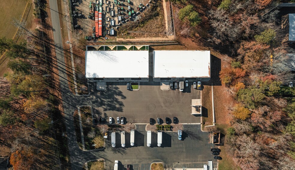 More Photos Of 4310 Bennett Memorial Rd, Durham Flex For Lease
