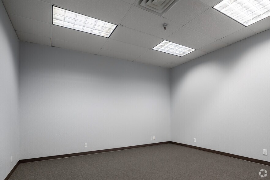 More Photos Of 2600 McHale Ct, Austin Unknown For Lease