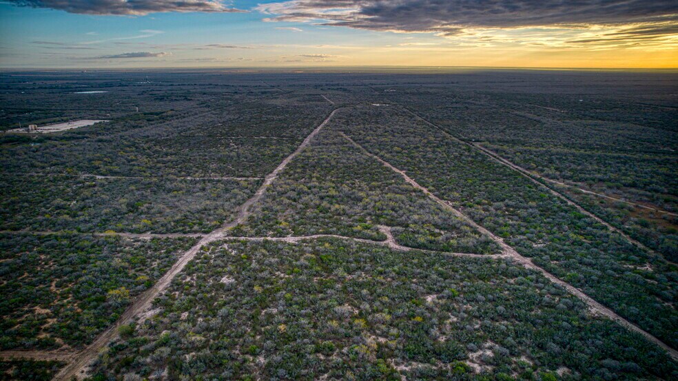 More Photos Of County Road 422, Pleasanton Land For Sale