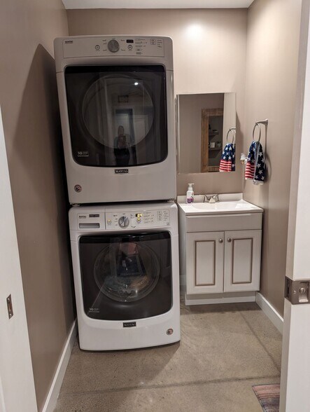 More Photos Of 6360 Dean Pky, Ontario Distribution For Sale