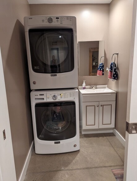 More Photos Of 6360 Dean Pky, Ontario Distribution For Sale
