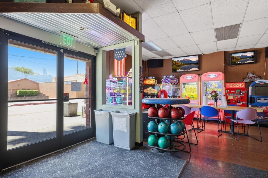 More Photos Of 420 Main St, Colusa Bowling Alley For Sale