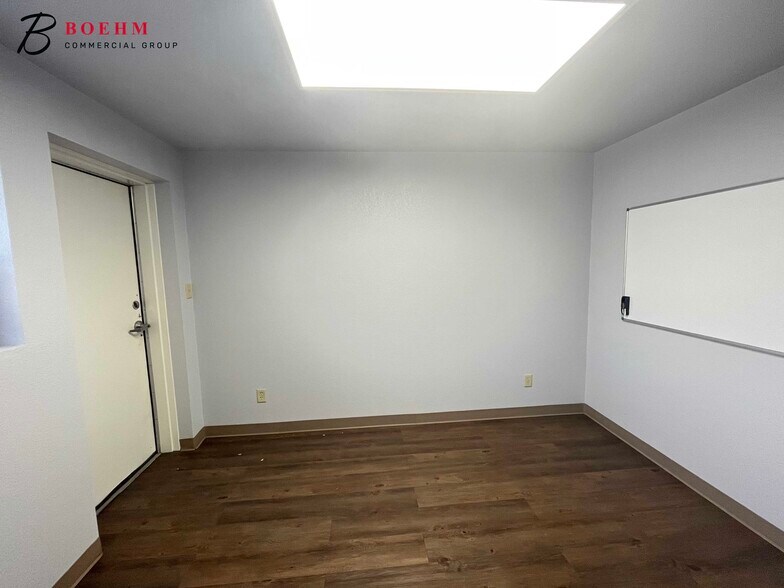 More Photos Of 141 Industrial Dr, Boerne Warehouse For Lease