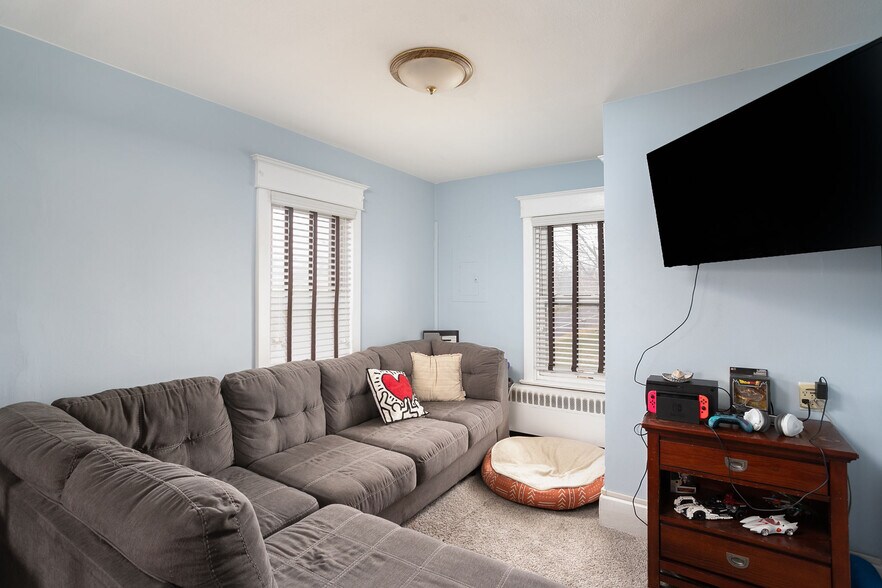 More Photos Of 37 US Highway 130, Trenton Light Manufacturing For Sale