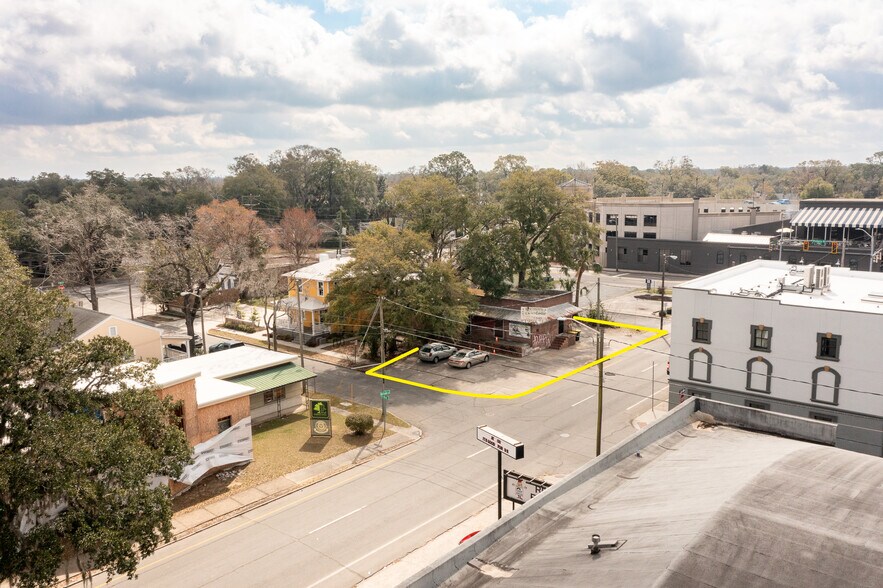 More Photos Of 15 W 43rd St, Savannah Restaurant For Lease