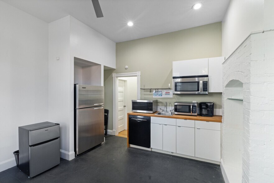 More Photos Of 34 E 25th St, Baltimore Office Residential For Sale
