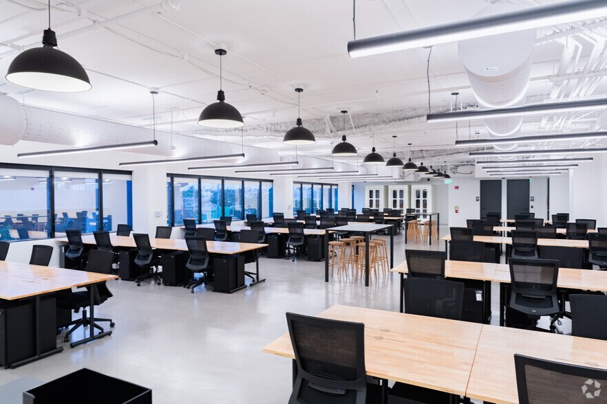 More Photos Of 3000 S Robertson Blvd, Los Angeles Loft Creative Space For Sale