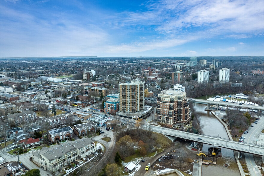 More Photos Of 6 John St, Oakville Apartments For Lease