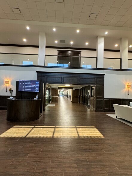 More Photos Of 2826 Ross Clark Cir, Dothan Unknown For Lease