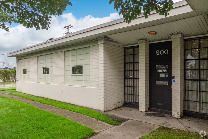 More Photos Of 900 Jefferson Ave, Newport News Manufacturing For Lease