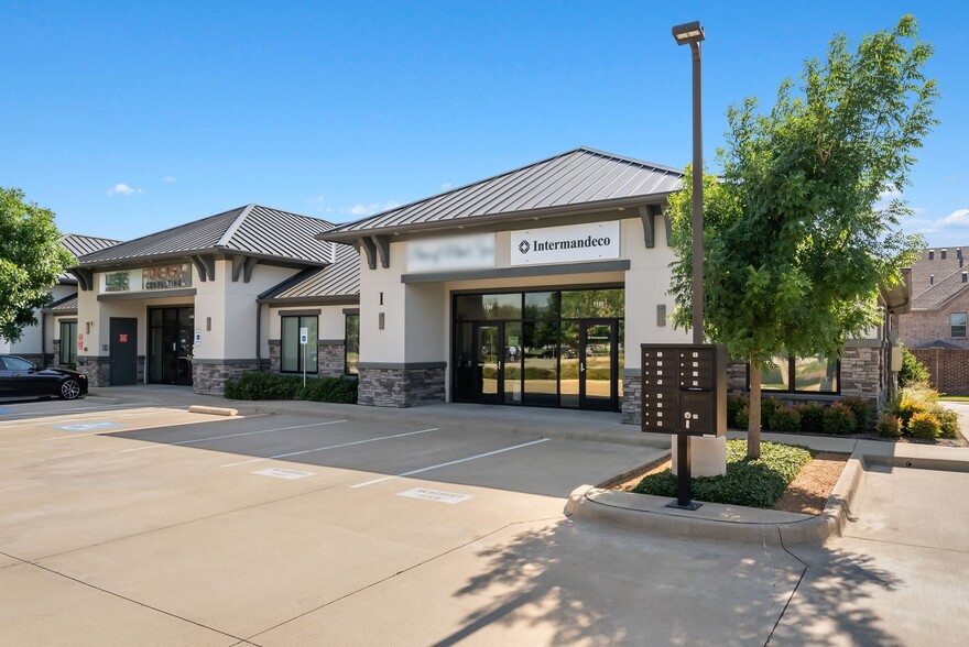 More Photos Of 1312 W Exchange Pky, Allen Medical For Lease
