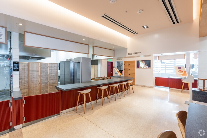 More Photos Of 955 Alton Rd, Miami Beach Restaurant For Lease