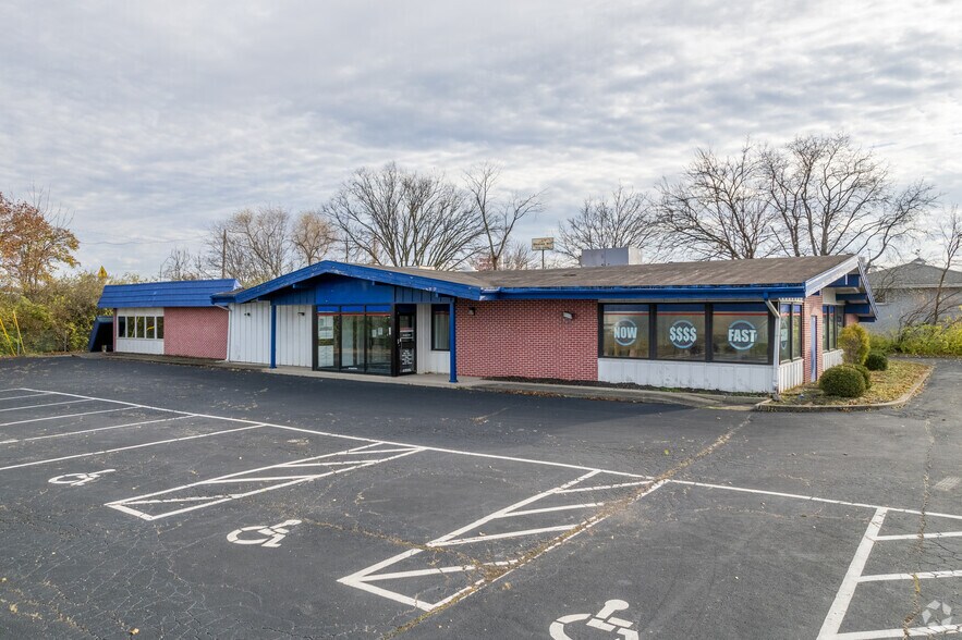Primary Photo Of 11580 Chester Rd, Cincinnati Restaurant For Sale