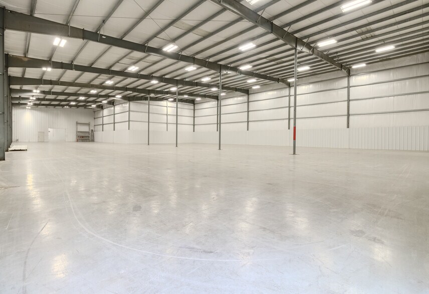 More Photos Of 5 B W Industrial, Washington Warehouse For Lease