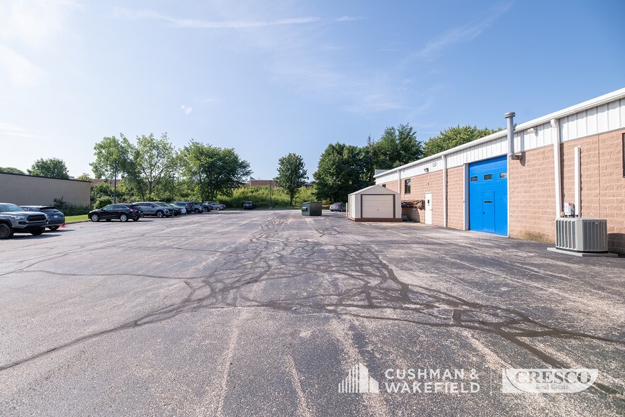More Photos Of 749 Miner Rd, Highland Heights Office For Sale