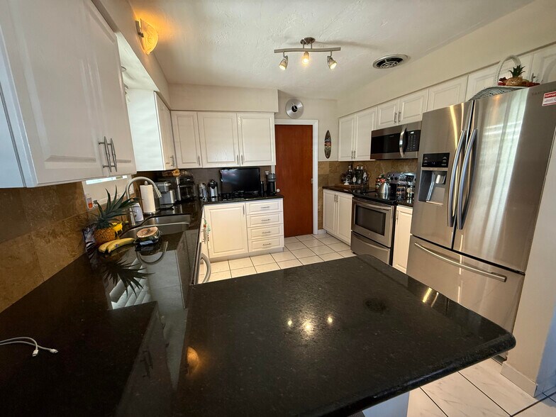 More Photos Of 1743 Rodman St, Hollywood Apartments For Sale
