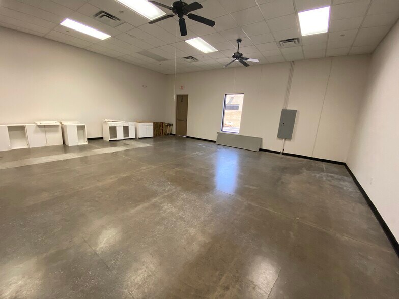 More Photos Of 4450 E McLellan Rd, Mesa Light Distribution For Lease