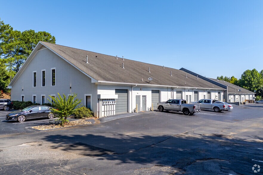 More Photos Of 1974 Carolina Place Dr, Fort Mill Light Distribution For Lease