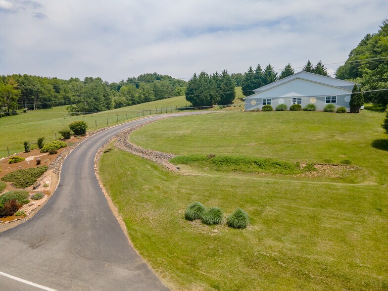 More Photos Of 1266 E Stuart Dr, Hillsville Industrial For Sale