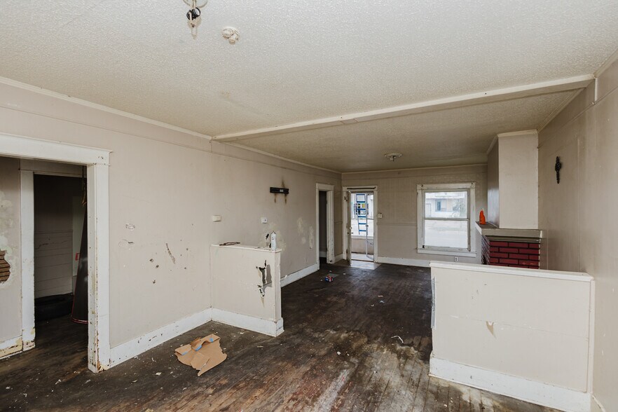 More Photos Of 123 E Madison Ave, Arkansas City Apartments For Sale