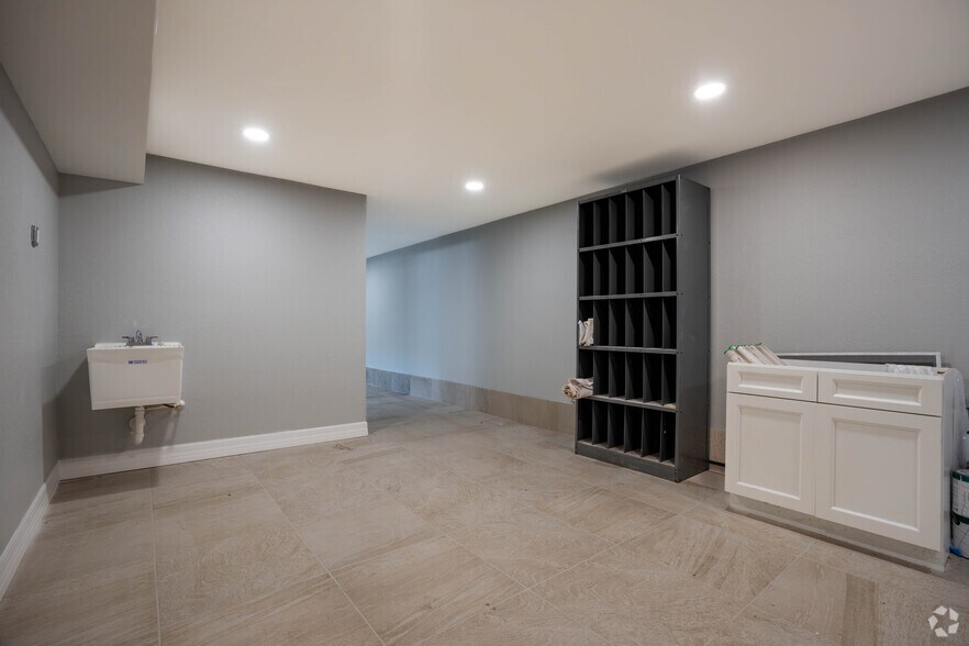 More Photos Of 404 Hargreaves Ave, Punta Gorda Office For Sale