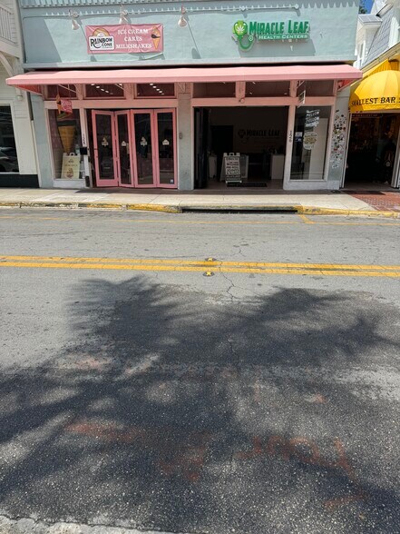 More Photos Of 126-128 Duval St, Key West Storefront For Lease