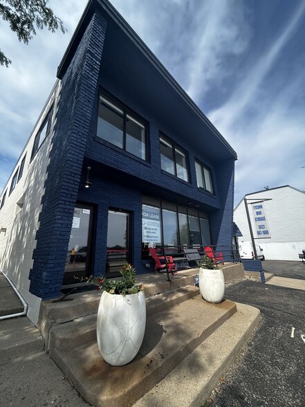 More Photos Of 4030-4032 Shoreline Dr, Spring Park Storefront Retail Office For Lease