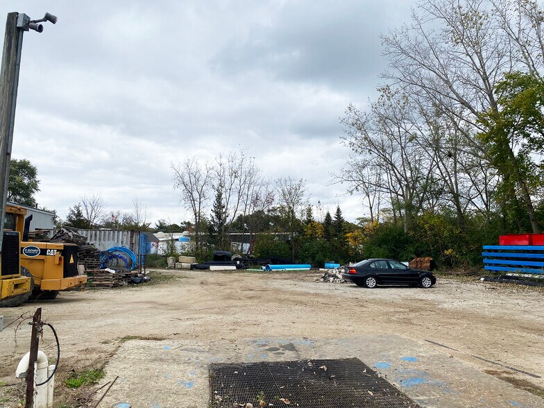 More Photos Of 331 Elliot St, West Chicago Warehouse For Lease