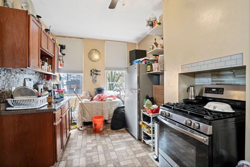 More Photos Of 1536 Gates Ave, Brooklyn Flex For Sale