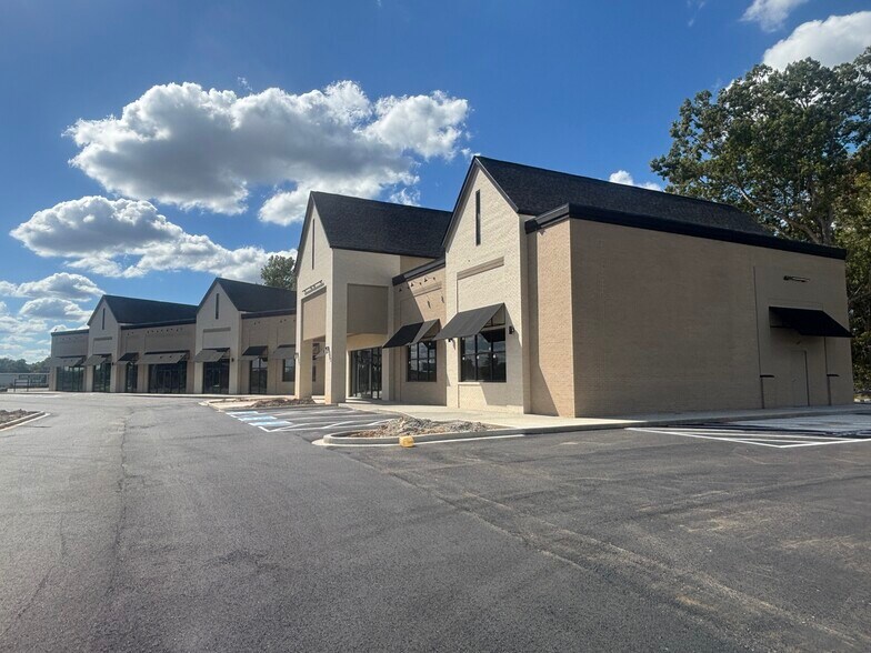 More Photos Of 17 Colonnade Blvd, Jackson Storefront For Lease