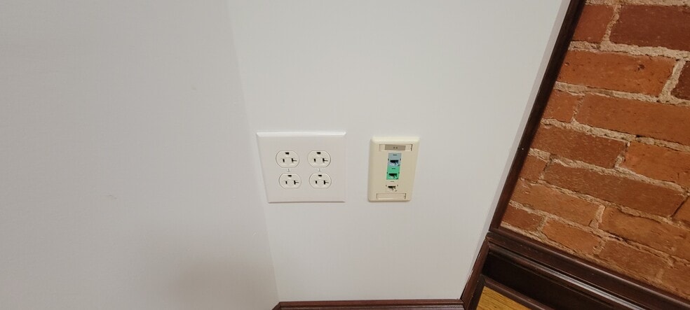 More Photos Of 916 Quarrier, Charleston Office Residential For Sale