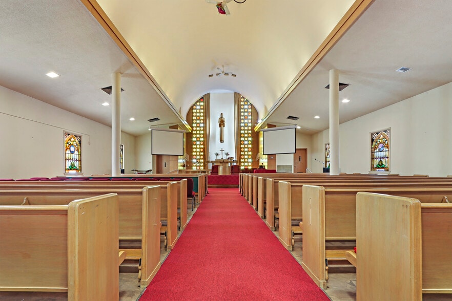 More Photos Of 2006 60th St, Kenosha Religious Facility For Sale