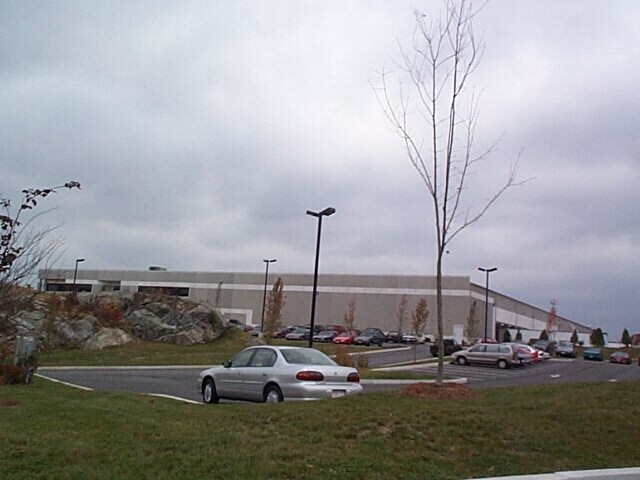 More Photos Of 100 Maple Ridge Dr, Cumberland Distribution For Lease