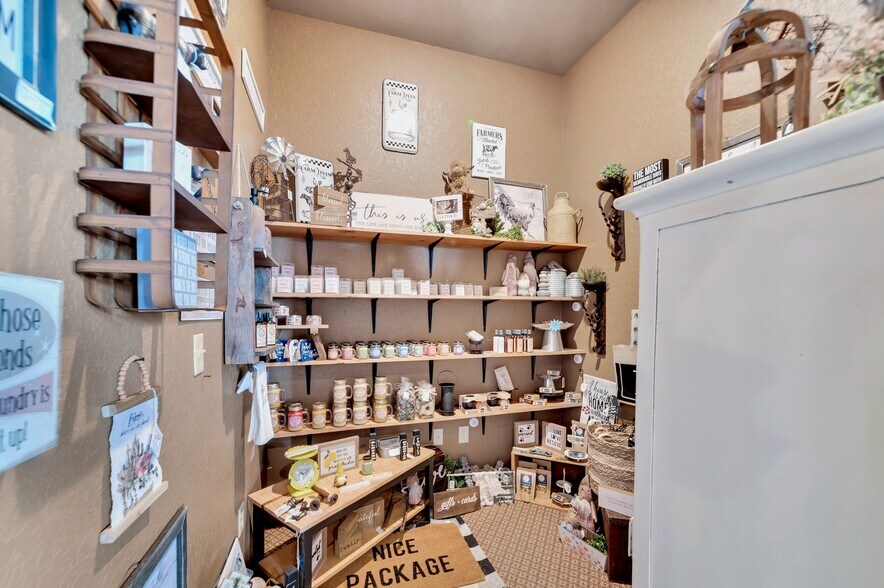 More Photos Of 710 Tenaya St, Hermosa General Retail For Sale