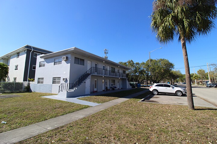 More Photos Of 1999 NE 168th St, Miami Apartments For Sale