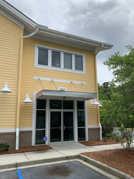 More Photos Of 3850 Bessemer Rd, Mount Pleasant Office Residential For Lease