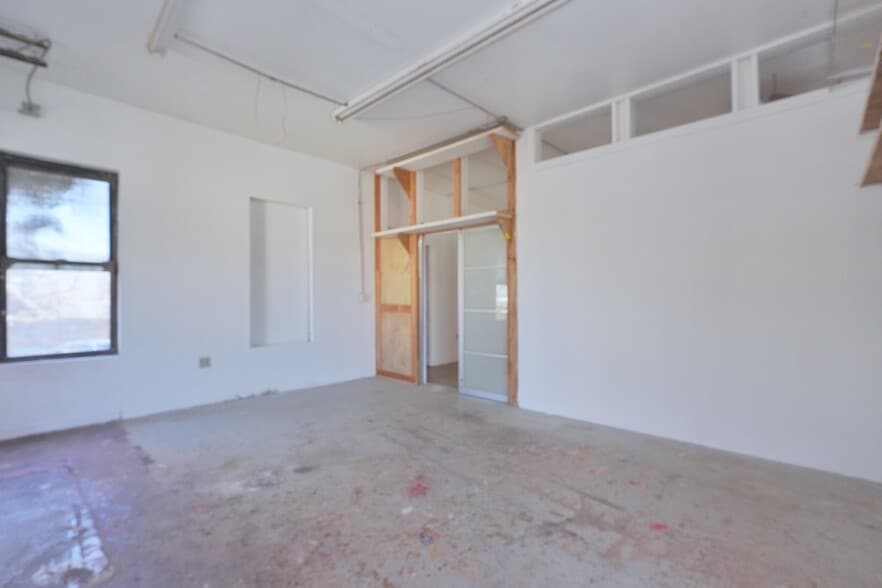 More Photos Of 225 34th St, Brooklyn Light Manufacturing For Lease