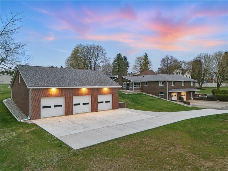 More Photos Of 180 Butler Rd, Saxonburg Restaurant For Sale