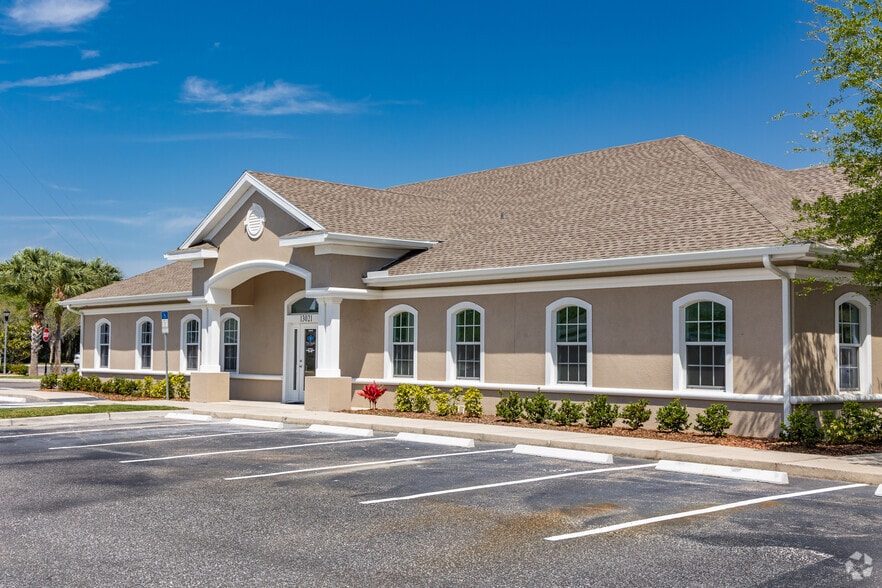 More Photos Of 13021 W Linebaugh Ave, Tampa Medical For Lease