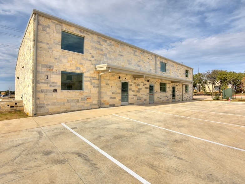 More Photos Of 12112 Anderson Mill Rd, Austin Warehouse For Lease