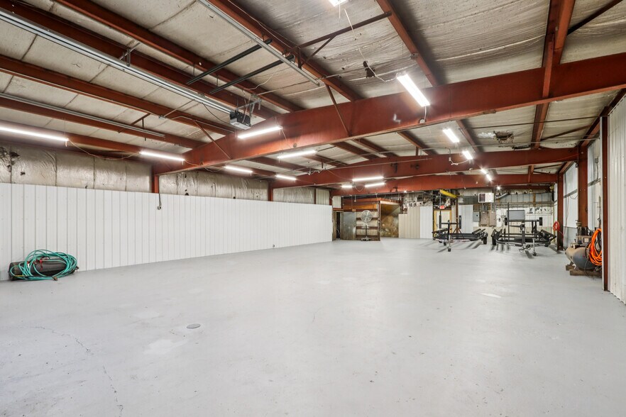 More Photos Of W9231 Bobolink Rd, Reeseville Warehouse For Sale
