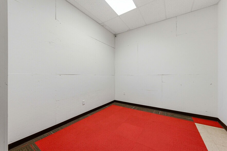More Photos Of 1716 W US Highway 50, Pueblo General Retail For Lease