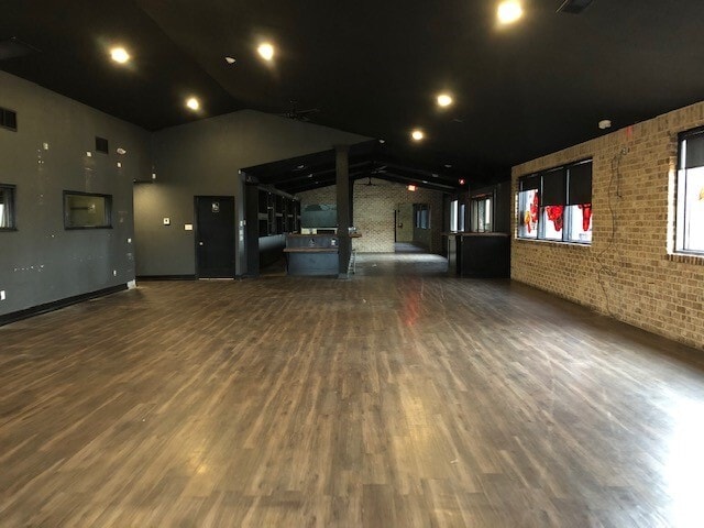 More Photos Of 1700 S Caraway Rd, Jonesboro Restaurant For Lease