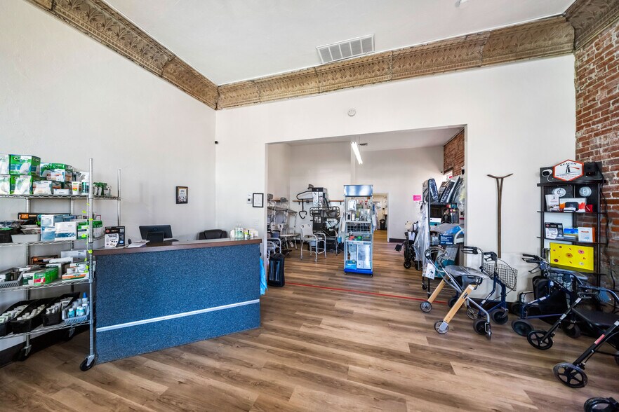 More Photos Of 621-625 Walnut St, Red Bluff Storefront Retail Office For Sale