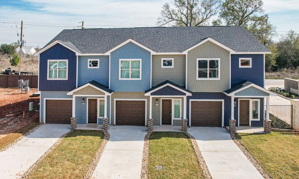 Primary Photo Of 14010 Longstreet rd, Willis Apartments For Sale