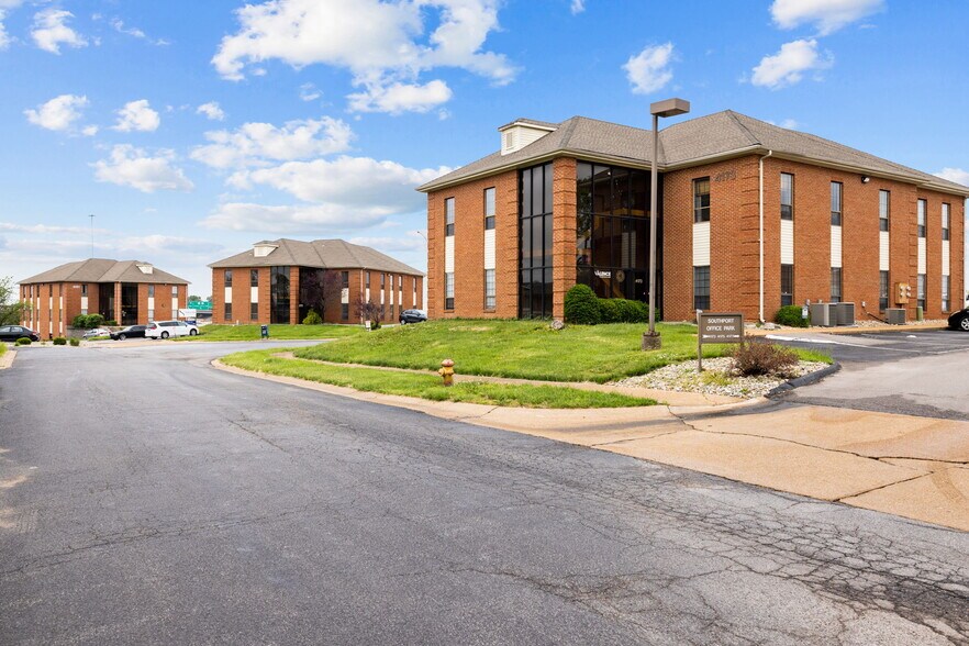 More Photos Of 4191 Crescent Dr, Saint Louis Medical For Lease