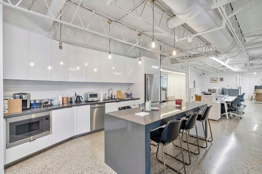 More Photos Of 900 NW 6th St, Fort Lauderdale Loft Creative Space For Lease